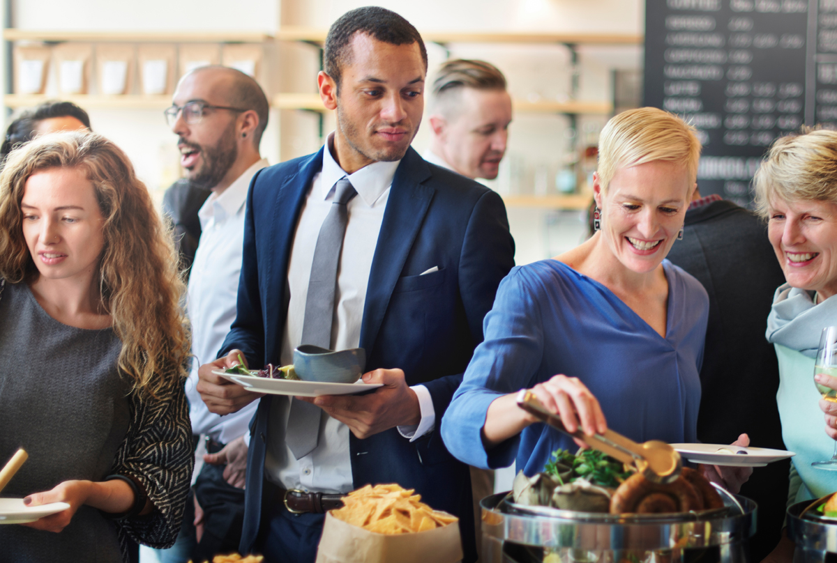 Fulminante Re-Launch-Party lässt Herzen und Seismographen höher schlagen 12 Party Restaurant Eating Launch Brunch Time Concept. (c) AdobeStock