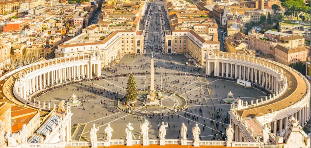 Luftaufnahme vom Vatikan/ Petersplatz. (c) AdobeStock