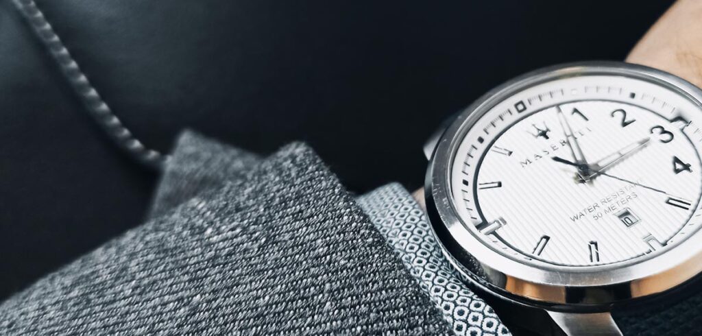 Der Arm eines Mannes mit einer teurer Uhr. (c) Pixabay.com